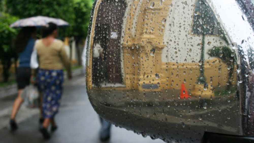 El Ministerio de Medio Ambiente monitorea una onda tropical y una baja presión que afectarán a El Salvador con chubascos intensos. Foto: @jjlopezt