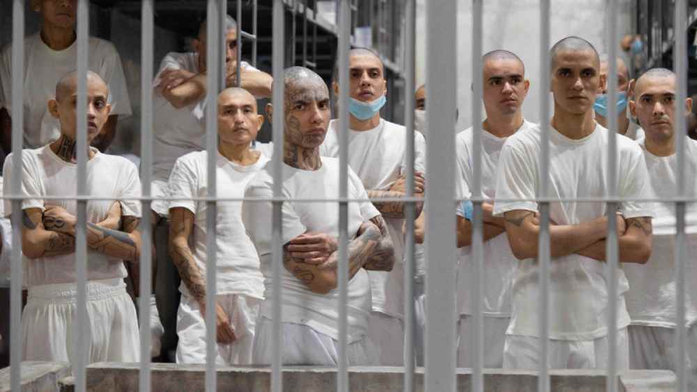 Nayib Bukele responde a la pasarela de Willy Chavarría con una provocativa oferta a Francia. Moda y política se entrelazan en la Semana de la Moda de París. Foto: DGCP