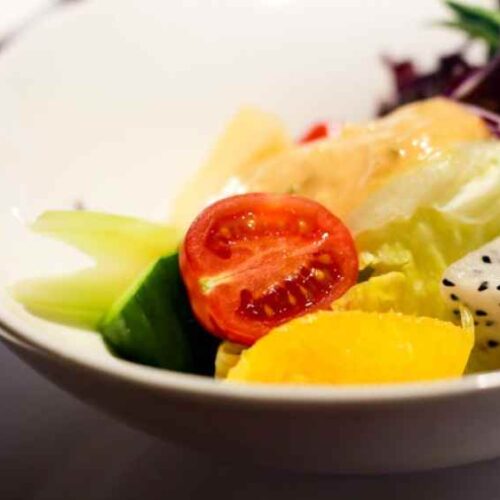 Descubre los secretos de las dietas y rutinas de ejercicio de tus celebridades favoritas para una vida saludable. Foto: Yihua Chen