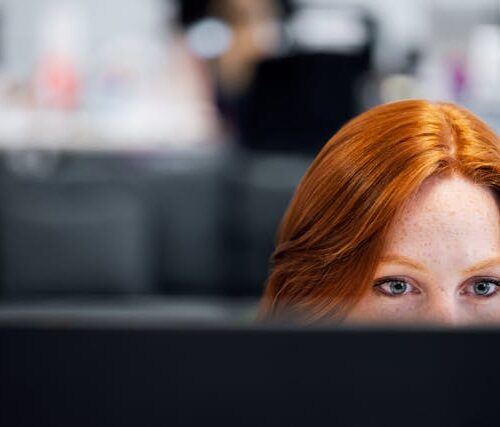 La transformación digital y la Ley de Fomento a la Innovación y Manufactura Tecnológica pueden contribuir al crecimiento económico y desarrollo de El Salvador. Foto: ThisIsEngineering, Pexels.