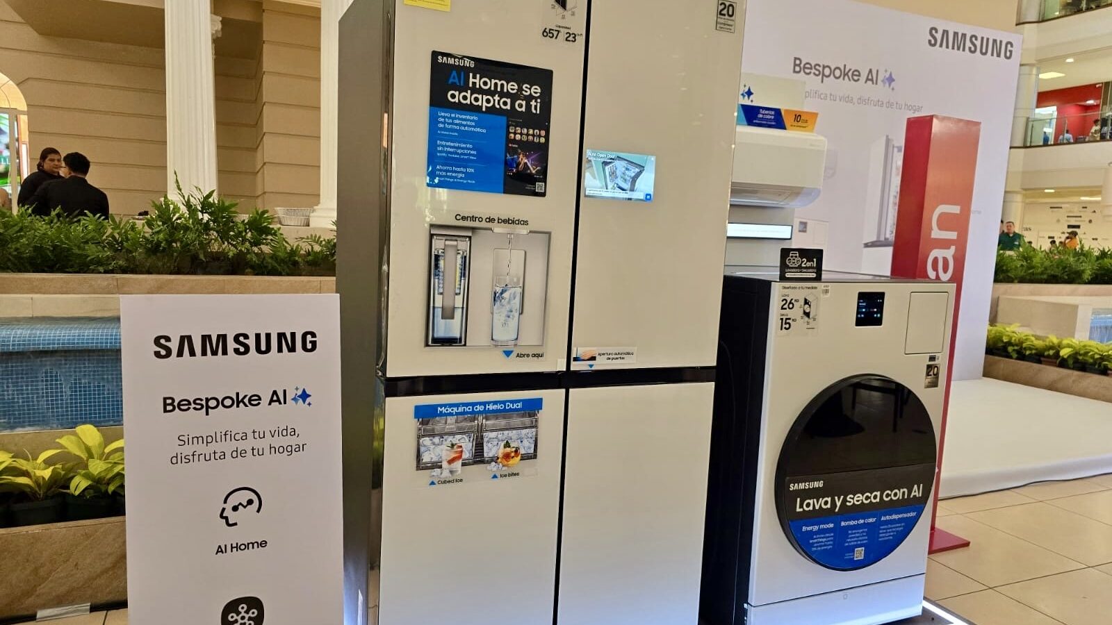 La nueva refrigeradora Bespoke AI de Samsung. Un ejemplo de cómo la inteligencia artificial transforma la gestión de alimentos y el ahorro energético en casa. Foto: cortesía.