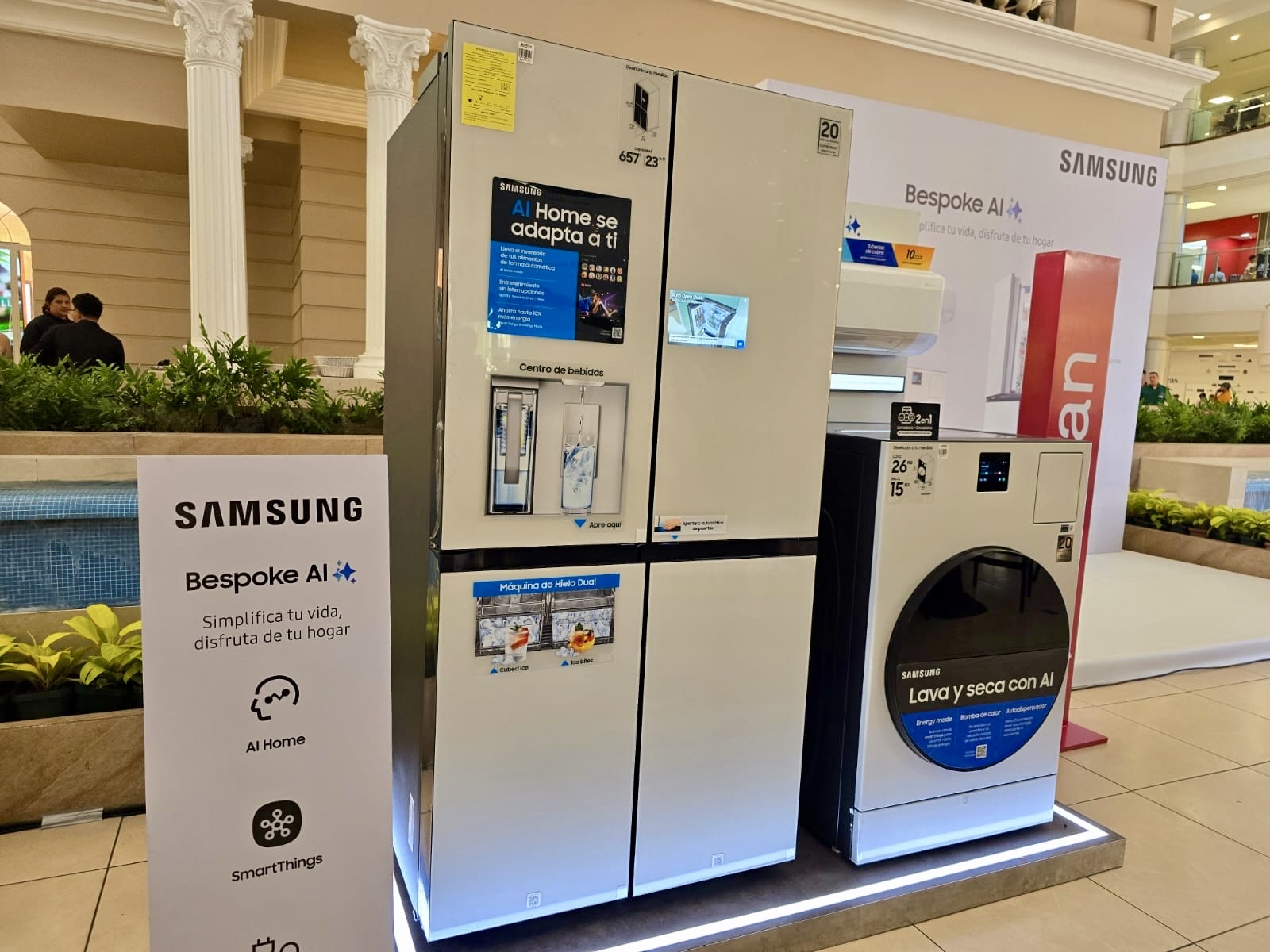 La nueva refrigeradora Bespoke AI de Samsung. Un ejemplo de cómo la inteligencia artificial transforma la gestión de alimentos y el ahorro energético en casa. Foto: cortesía.