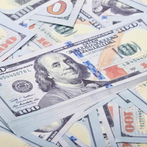 Un envío de remesas: el flujo de dinero desde la diáspora en Estados Unidos que mantiene a miles de hogares salvadoreños. Foto: Archivo