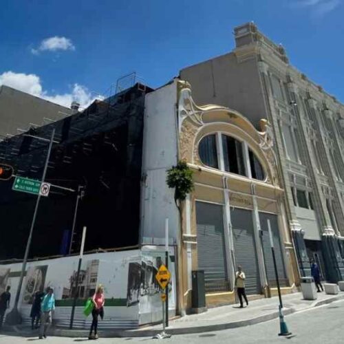 Starbucks en el Edificio Antonio Bou: Un nuevo impulso para el turismo y la economía en el Centro Histórico de San Salvador. Foto: @jjlopezt