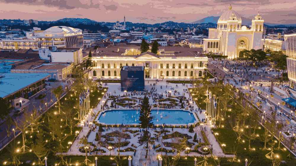 El Centro Histórico de San Salvador alcanza cifras récord con 1.4 millones de visitantes extranjeros en 2024, consolidándose como destino turístico internacional. Foto: Gobierno de El Salvador