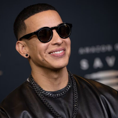 Daddy Yankee en el estudio de grabación trabajando en su nueva canción de temática cristiana. Foto: @daddyyankee