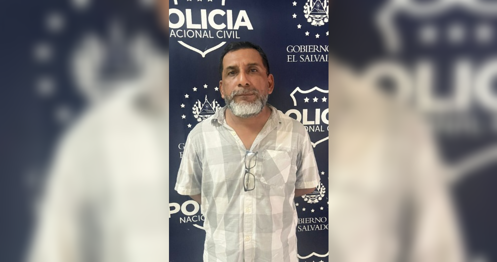 Agentes de la PNC encuentran 11 gatos congelados en la refrigeradora de un hombre acusado de maltrato animal. Foto: FGR_SV