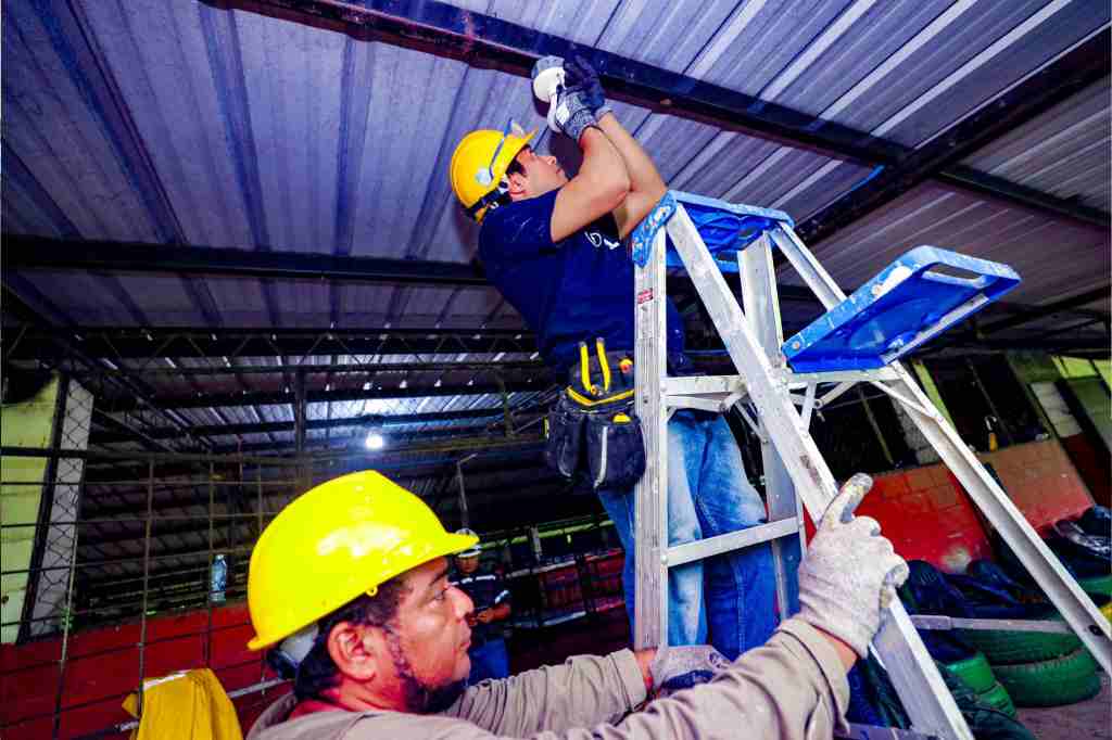 El Banco Interamericano de Desarrollo (BID) apoya a El Salvador en su meta de acceso universal a la energía eléctrica. Foto: CEL