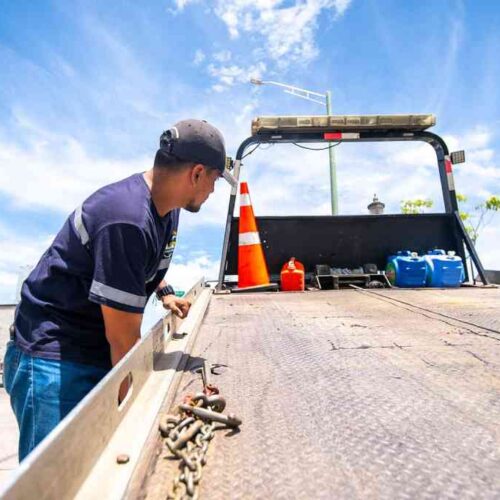 El Viceministro de Transporte, Nelson Reyes, anuncia el plan de grúas gratuitas para las vacaciones agostinas. Foto: VMT