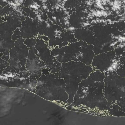 Mapa de El Salvador mostrando las zonas con probabilidad de chubascos y tormentas para la tarde del 30 de julio. (Imagen ilustrativa)
