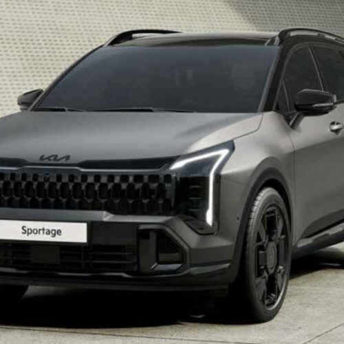 Interior renovado del Kia Sportage 2025 con nuevas pantallas y materiales. Foto: Motor1.com España