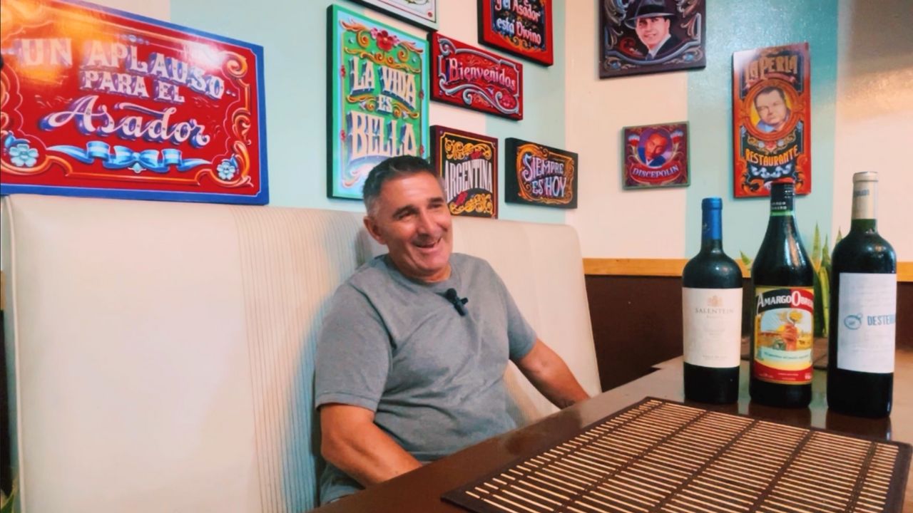 En el restaurante, El Rincón Argentino, Cristian ofrece una experiencia gastronómica casera que busca transportar a los comensales a la cultura del asado argentino. Foto: @jjlopezt