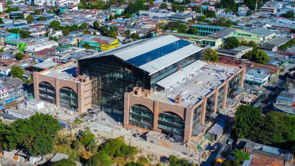 El presidente Nayib Bukele compartió imágenes del nuevo Mercado San Miguelito como un ejemplo de modernización. Foto: Cortesía.