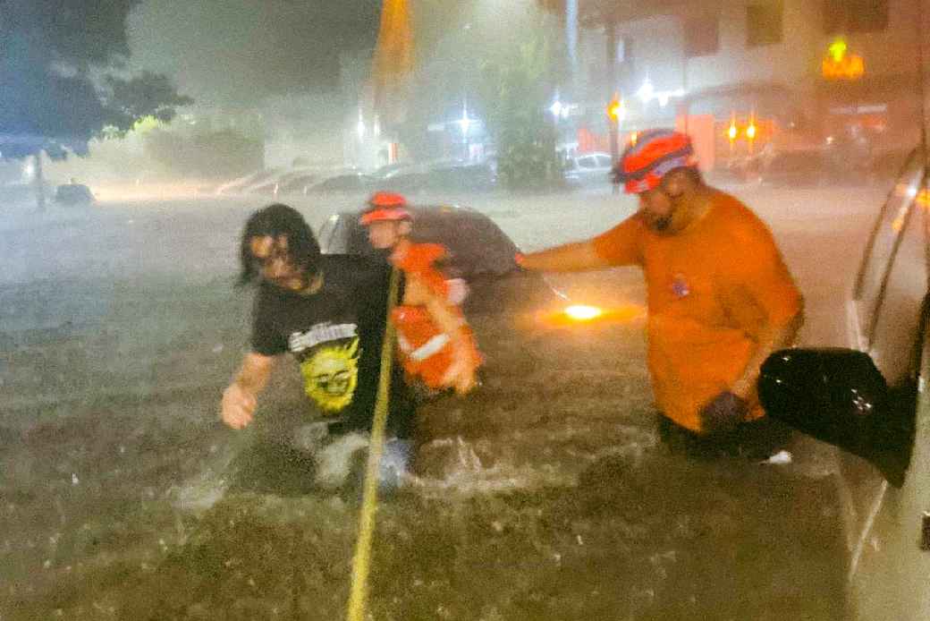 Tormentas desatan caos en El Salvador: inundaciones en San Salvador, Santa Tecla y más. Ríos desbordados y basura agravan la crisis. Foto: Procivil.