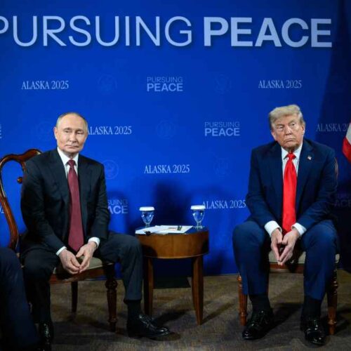 Persiguiendo la paz fue el lema que encabezó la reunión Trump-Putin en Anchorage, hoy con más significado que nunca tras no alcanzar un acuerdo sobre Ucrania. ¿Qué sigue? Foto: La Casa Blanca