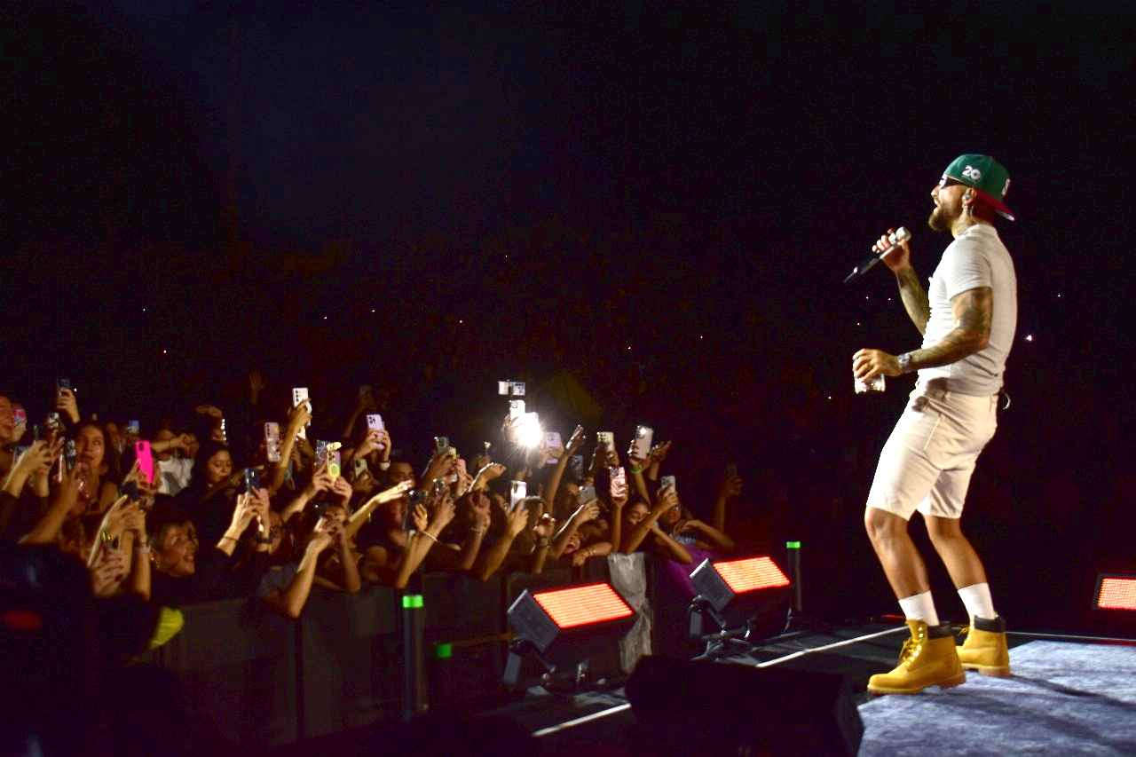 El concierto de Maluma en El Salvador no fue un simple show: fue una explosión de energía que ni el Mágico González pudo resistir. Foto: Fralex
