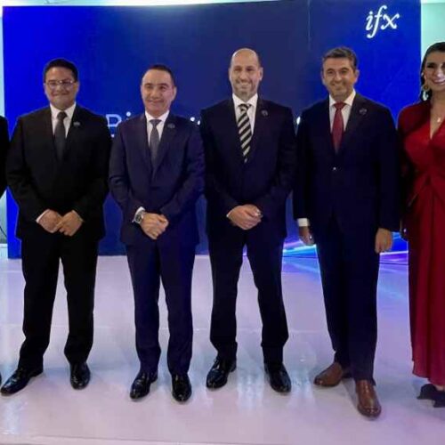 IFX expande sus operaciones en El Salvador, impulsando el sector tecnológico y la creación de empleo. Foto: @jjlopezt