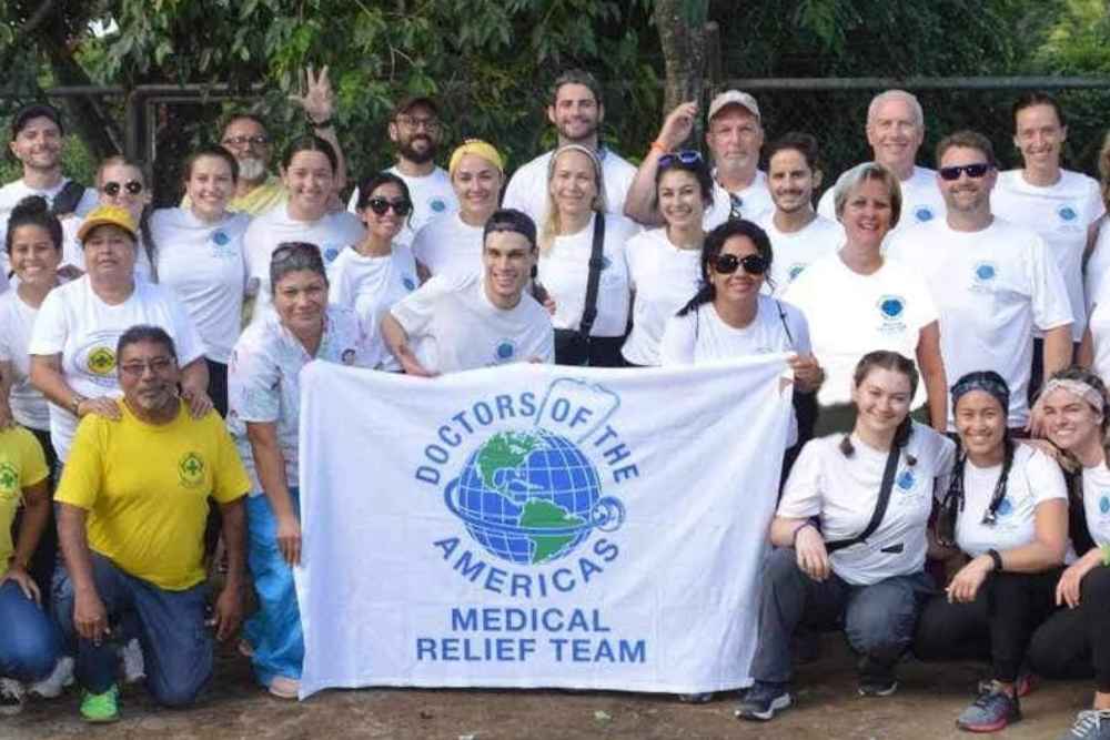 Doctores de las Américas inician jornadas médicas en varias comunidades de El Salvador. Foto: Comandos de Salvamento.
