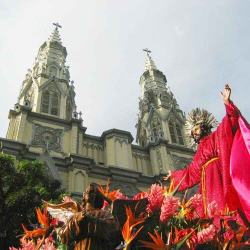 La celebración de La Bajada en San Salvador podría verse afectada por las lluvias y tormentas previstas para este martes. Foto: jjlopezt