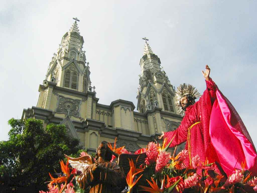 La celebración de La Bajada en San Salvador podría verse afectada por las lluvias y tormentas previstas para este martes. Foto: jjlopezt