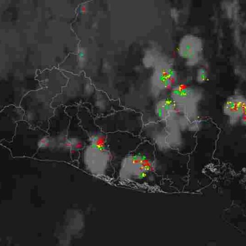 Tormentas intensas en El Salvador: ¡Lluvias intensas en volcanes! MARN