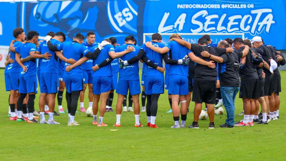 Jugadores de La Selecta. Foto: @LaSelecta_SLV