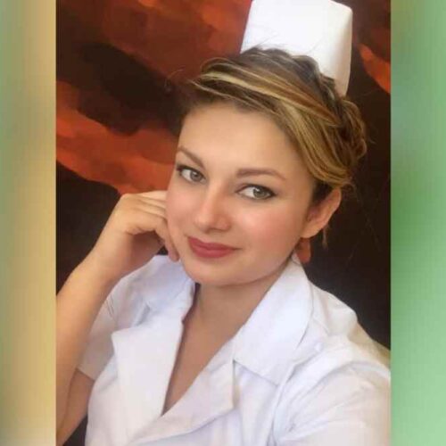 Enfermera. La causa preliminar de su muerte aún no ha sido determinada, y peritos ya se encuentran en el lugar para realizar las investigaciones correspondientes.