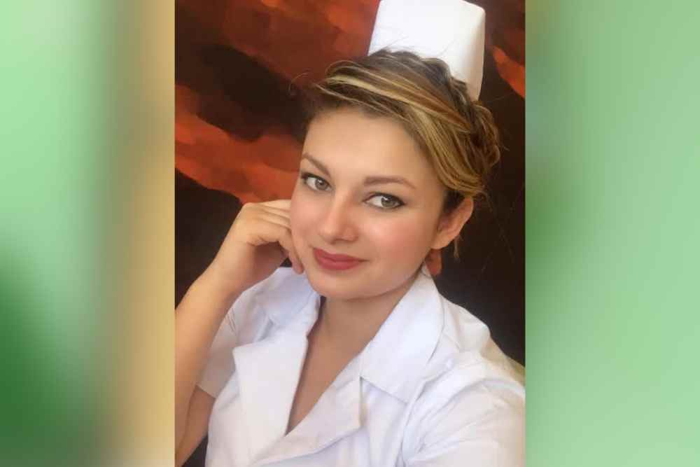 Enfermera. La causa preliminar de su muerte aún no ha sido determinada, y peritos ya se encuentran en el lugar para realizar las investigaciones correspondientes.