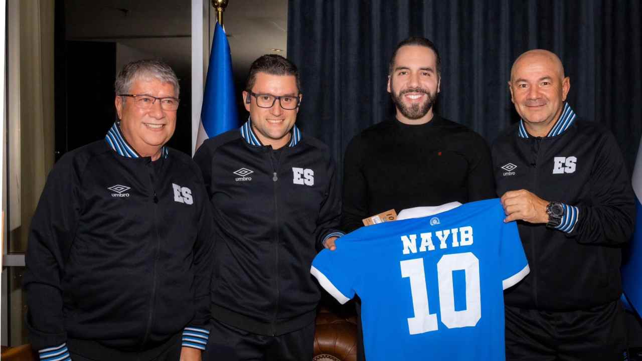 En un tuit, Nayib Bukele expresó: "Elijo creer ", celebrando la victoria de La Selecta contra Guatemala. Foto: archivo.