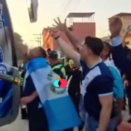 La Selecta enfrentó un recibimiento hostil en Guatemala, pero salió victoriosa 1-0, avivando la rivalidad en redes con memes y desafíos entre aficiones. Archivo