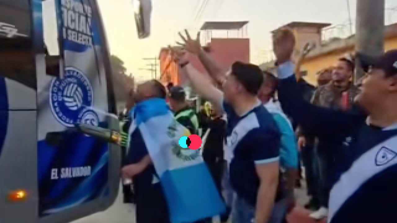 La Selecta enfrentó un recibimiento hostil en Guatemala, pero salió victoriosa 1-0, avivando la rivalidad en redes con memes y desafíos entre aficiones. Archivo