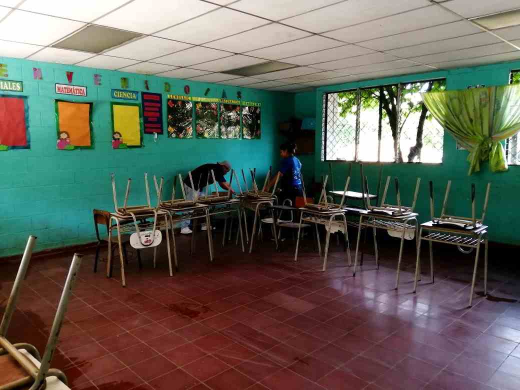 El MINED suspendió clases presenciales en todo el país por riesgo de derrumbes e inundaciones. Las actividades continuarán de forma virtual. Archivo.