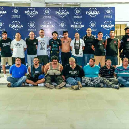 Autoridades detenieron a seguidores de Alianza tras agresión a aficionados del FAS en San Juan Opico. La PNC promete "manos duras" contra la violencia en el deporte.