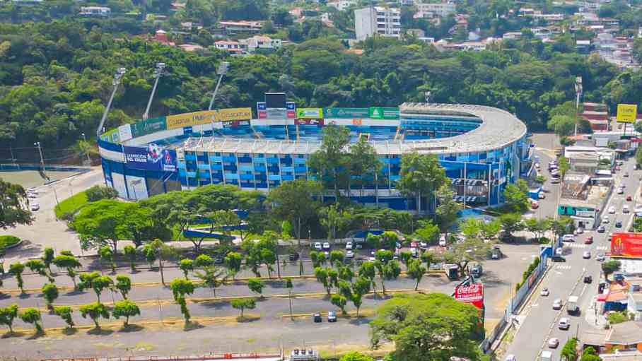 El Cuscatlán listo para el partido entre #LaSelecta y Panamá. ¡Una noche donde el apoyo de la afición será clave! Foto: Secretaría de Prensa