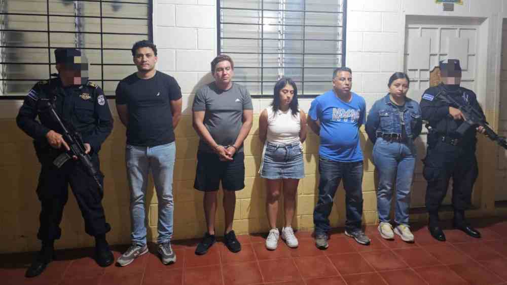 La PNC capturó al supuesto responsable y colaboradores del homicidio ocurrido en Coatepeque, Santa Ana, el pasado 2 de octubre. Foto: Cortesía.