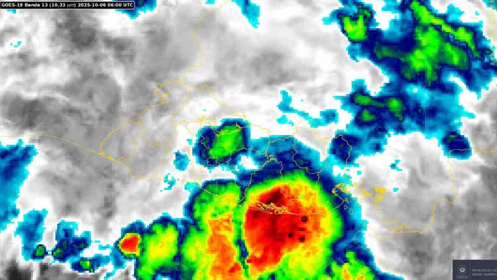 Cielo nublado y lluvias persistentes en El Salvador. Autoridades advierten sobre riesgos en zonas bajas y cordillera volcánica durante las próximas horas.