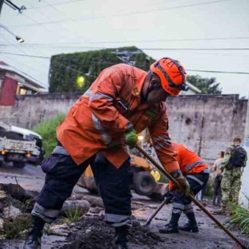 El MARN advierte sobre lluvias intensas y riesgos de deslaves en 72 horas. Las zonas montañosas y urbanas son las más vulnerables según el pronóstico oficial. Foto: Procivil
