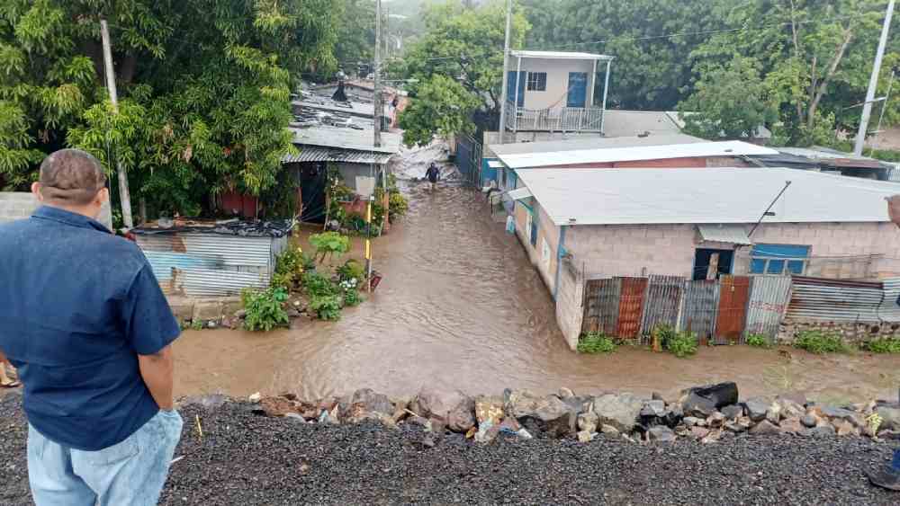 ALERTA NARANJA POR LLUVIAS. La Comisión Técnica Sectorial de Protección Civil recomendó esta declaratoria para asegurar una activación inmediata de los planes de emergencia. Foto: Comandos de Salvamento