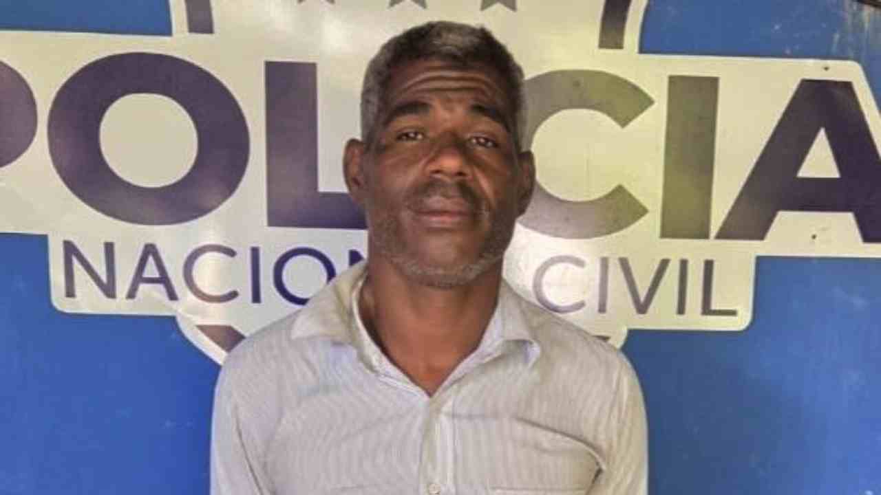 FEMINICIDA. Mario Antonio Tenise Berry, capturado por la PNC tras estrangular a su pareja en Talnique. Tenía antecedentes por homicidio desde 2005 y portación de armas de guerra. Foto: PNC