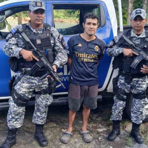 Juan Pablo Mancía Bernal, detenido por homicidio en San Marcos. Atacó a su víctima con un corvo bajo efectos del alcohol. PNC