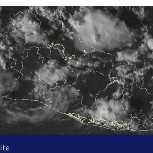 Imagen satelital muestra lluvias y tormentas moderadas a fuertes en varias zonas de El Salvador. Foto: @MedioAmbienteSV