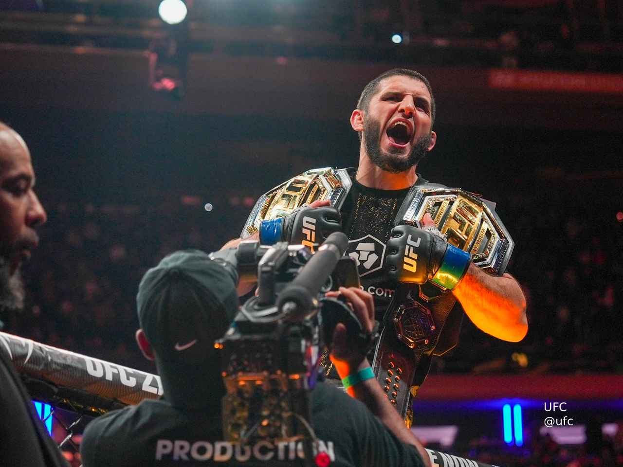 Islam Makhachev hizo lo impensable en #UFC322: se consagró bicampeón welter y ligero de la UFC, empatando el récord de 16 triunfos consecutivos de Anderson Silva. La noche en el Madison Square Garden fue un caos de KO y controversia. Foto: UFC / @ufc