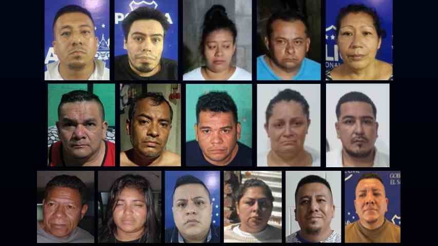 Autoridades exhiben los objetos incautados a una red de carteristas liderada por nicaragüenses, que operaba en buses del transporte público de El Salvador. Foto: Gabinete de Seguridad Ampliado