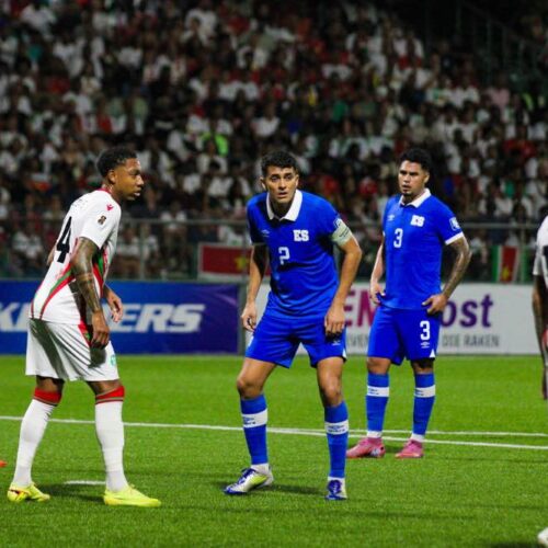 La frustración de La Selecta tras la goleada fatal ante Surinam, un resultado que pone punto final a su camino hacia la Copa Mundial 2026. Foto: La Selecta / @laselecta_SLV