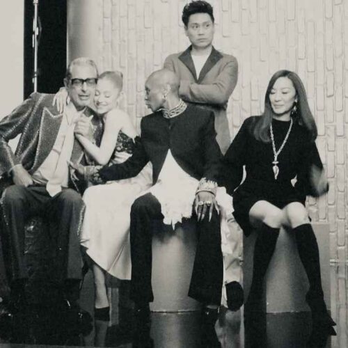 Ariana Grande durante el tour de prensa de la película Wicked. Un gran alboroto rodea a Ariana Grande por su intensa promoción y cambios en su apariencia. Foto: Facebook