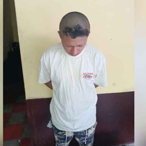 Joel Cardoza, conocido en redes como Baby Meshi, en una de sus transmisiones. El tiktoker desató un escándalo tras su confesión de abuso sexual. Foto: redes sociales.